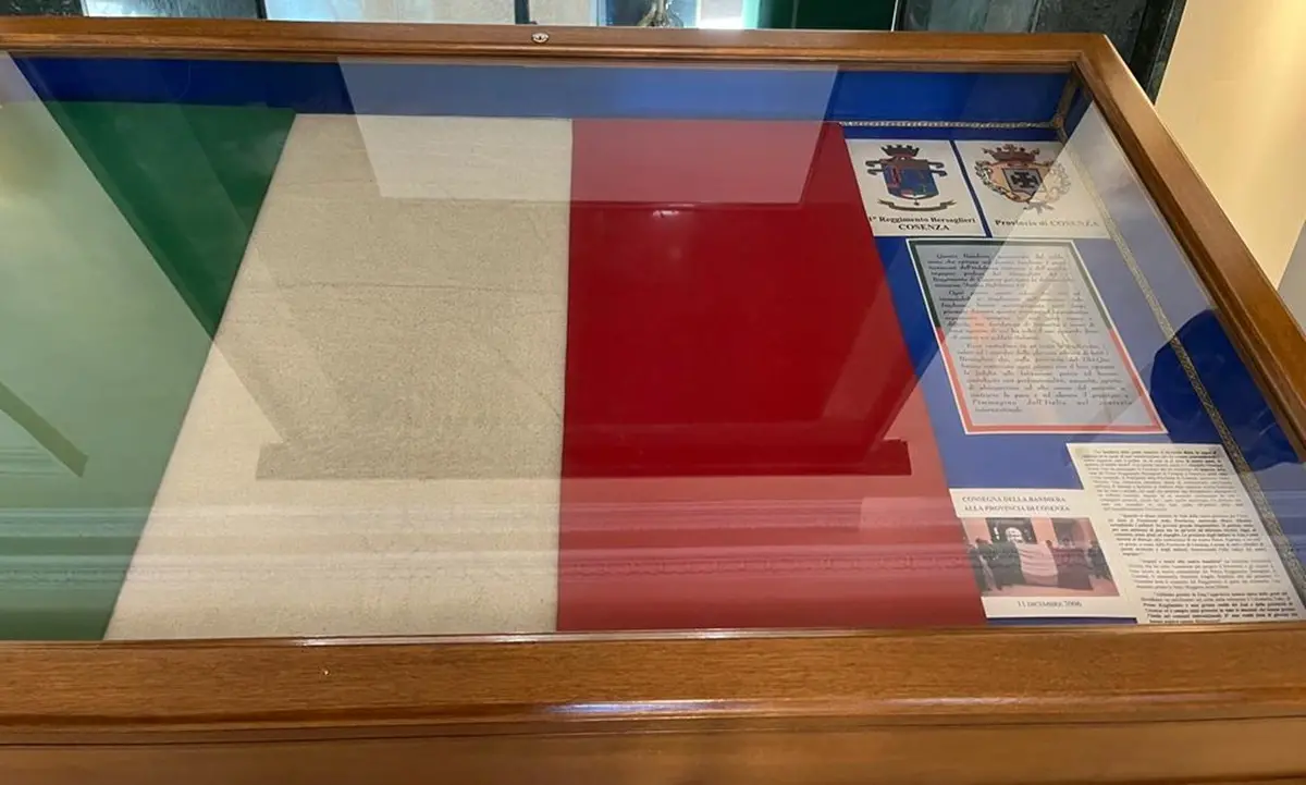Festa del 4 novembre, Succurro riceve il comandante del Primo Reggimento Bersaglieri di Cosenza