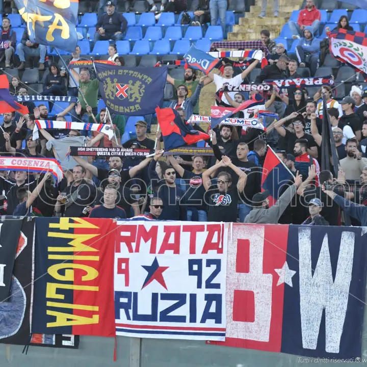 Cosenza, passione da Serie A: i numeri dei tifosi in trasferta