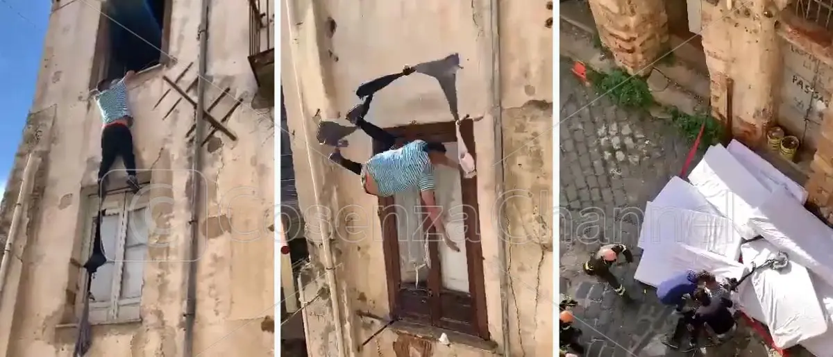 Migranti e Vigili del Fuoco salvano un ragazzo dal rogo di Cosenza Vecchia - VIDEO