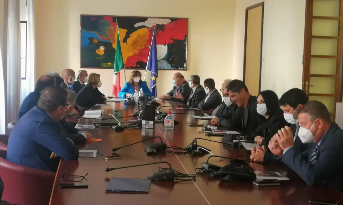 Terzo megalotto della 106, riunione in prefettura della \"cabina di regia\"