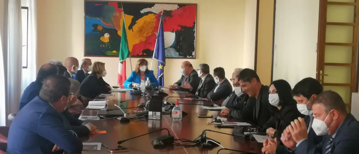 Terzo megalotto della 106, riunione in prefettura della \"cabina di regia\"