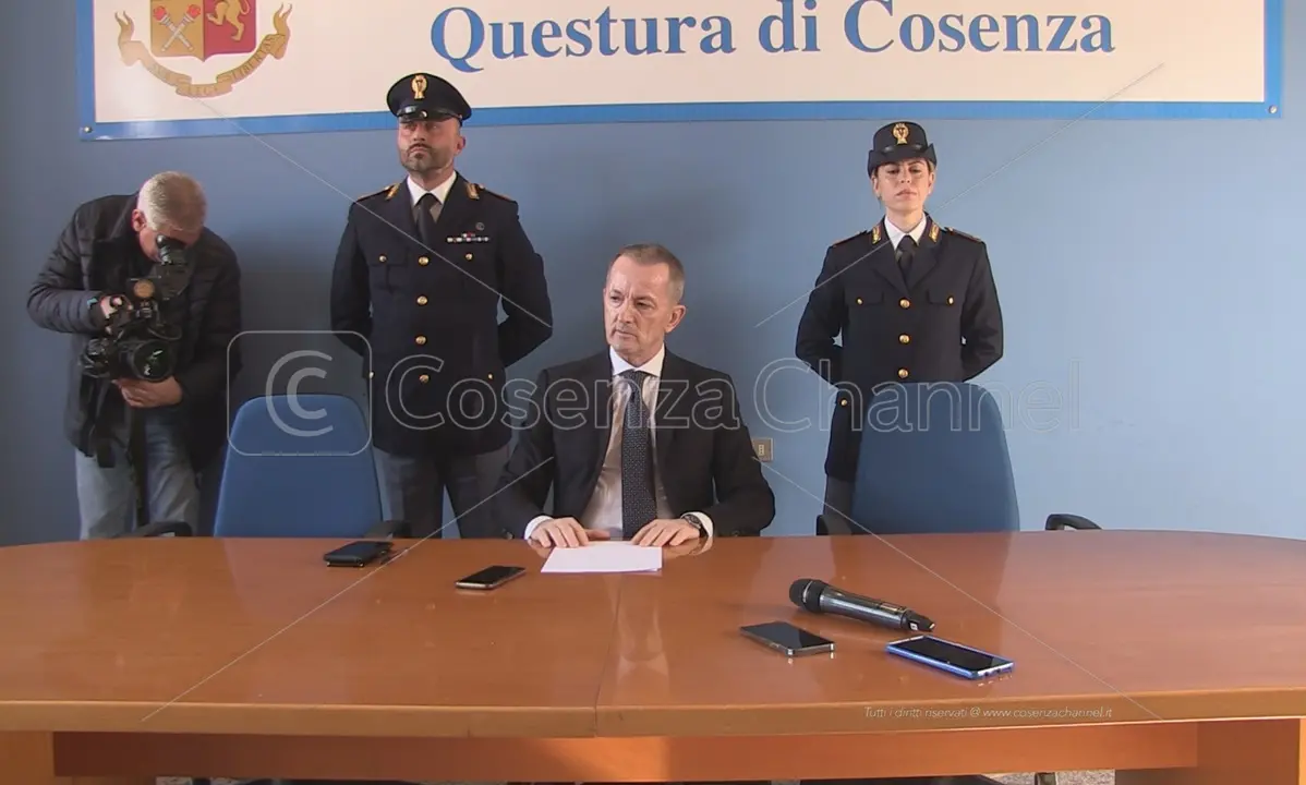 Cosenza, si insedia il nuovo questore Michele Maria Spina: «Sarò molto presente sul territorio» | VIDEO