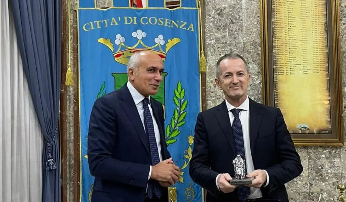 Cosenza, il sindaco incontra il nuovo Questore Michele Maria Spina