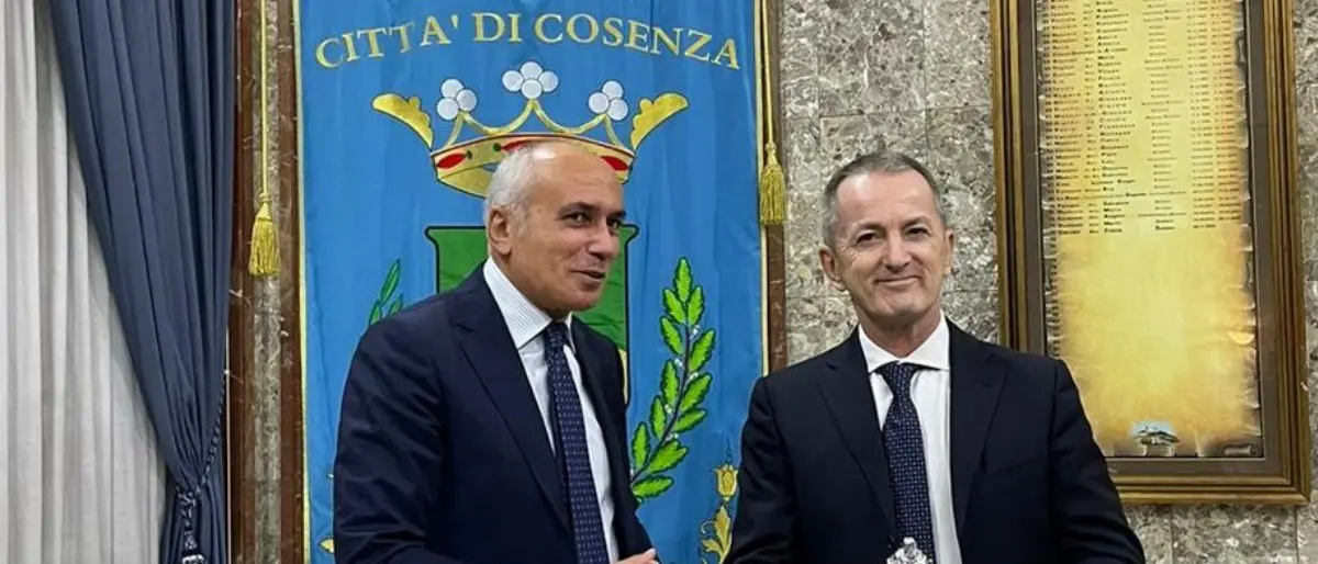 Cosenza, il sindaco incontra il nuovo Questore Michele Maria Spina