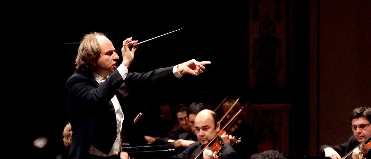 Teatro, al via la stagione lirica del Rendano: ultimi ritocchi per la prima del \"Rigoletto\"