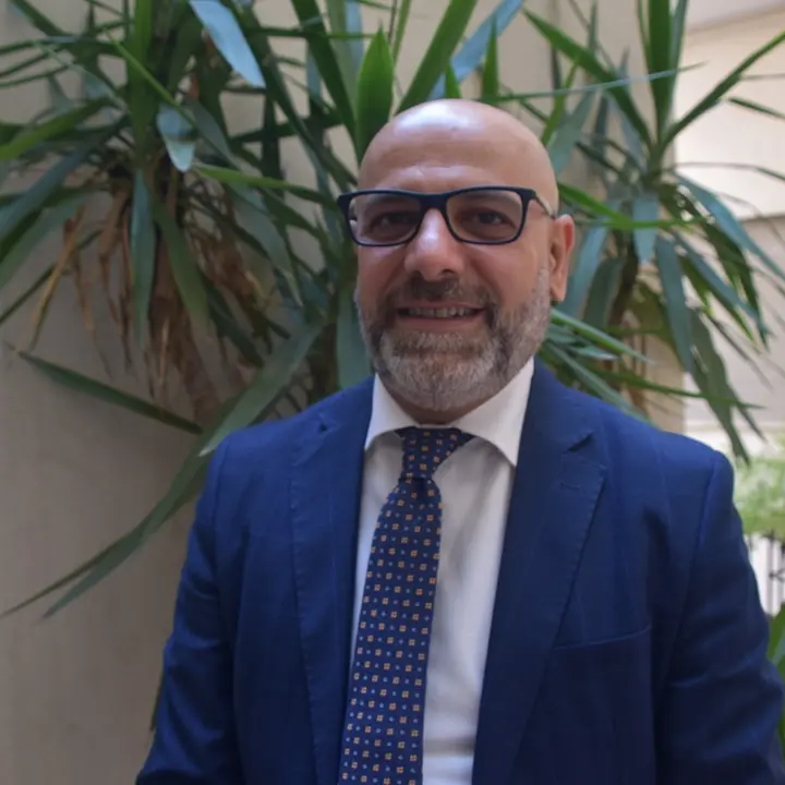 Cosenza, Antonio Castiglione presenta il suo libro \"L'uomo pontificio\"