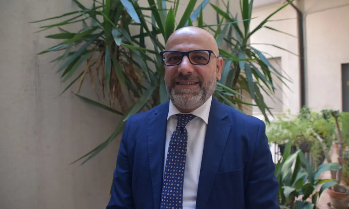 Cosenza, Antonio Castiglione presenta il suo libro \"L'uomo pontificio\"