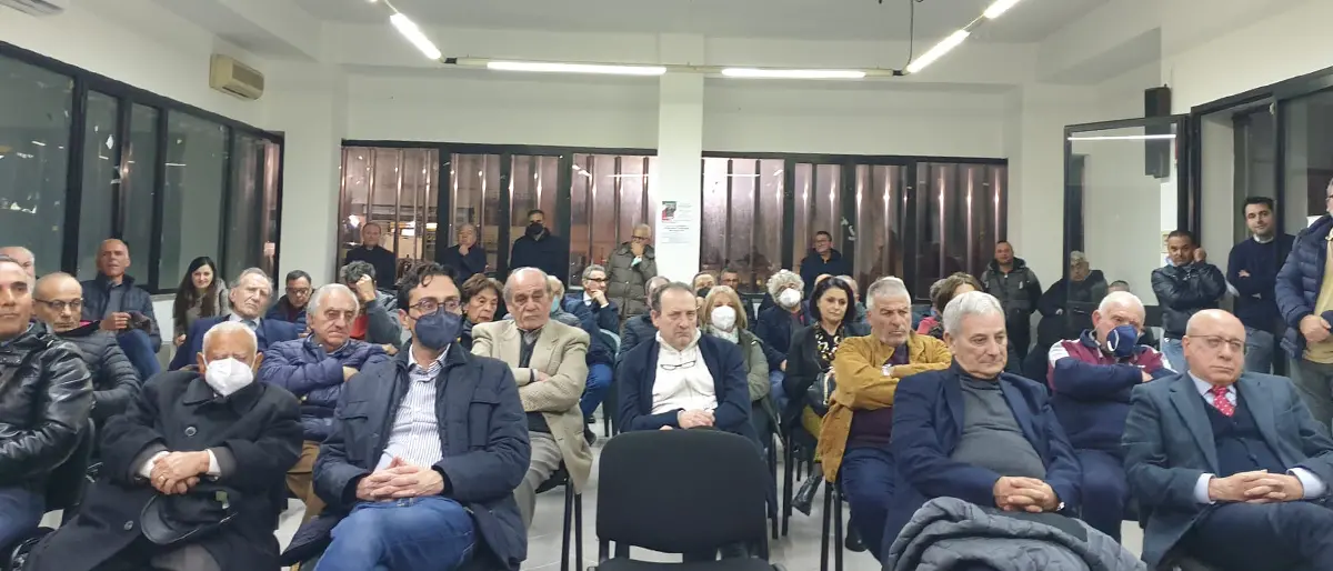 Il dibattito: «Il Pd viri a sinistra, a Corigliano Rossano candidato unitario»