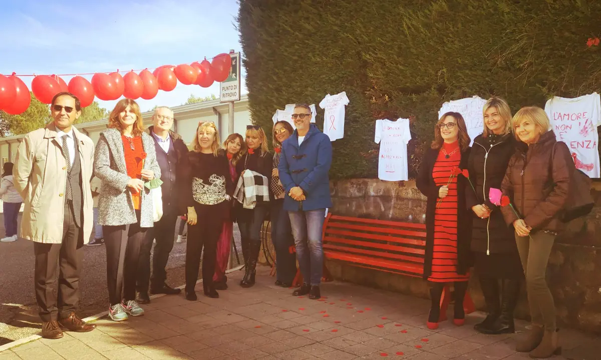 A Castrolibero una panchina rossa contro la violenza sulle donne