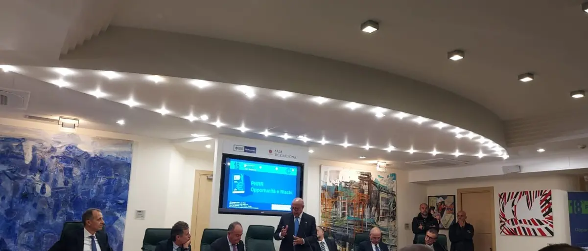 Pnrr, per gli imprenditori calabresi è ostacolato da corruzione e mafia: il rapporto della Bcc. Gratteri: «Bisogna dare garanzie ai giovani»