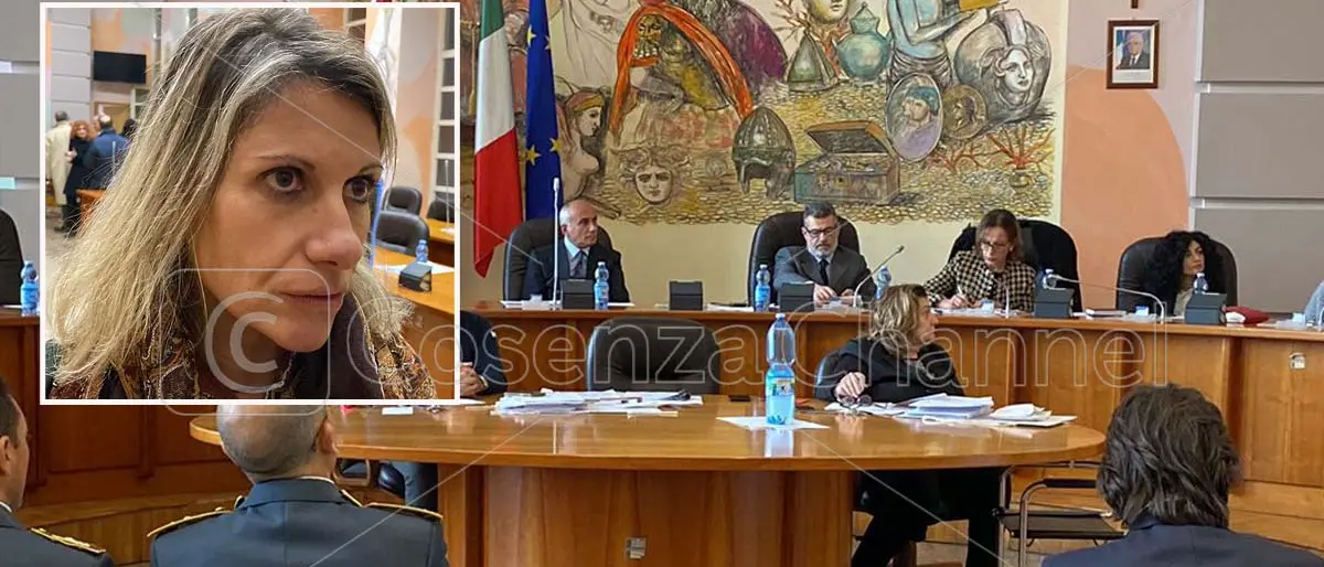 Cosenza, sì al Piano dell'amianto e al garante del verde. Funaro: «Orgogliosi» | VIDEO