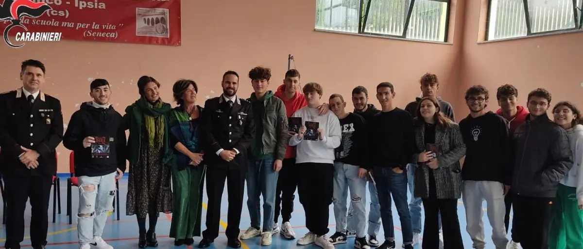 Il libro dedicato al Generale Dalla Chiesa agli studenti di Amantea