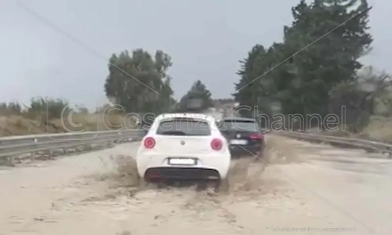 Maltempo, allerta arancione a Cosenza: piogge e temporali con possibili esondazioni