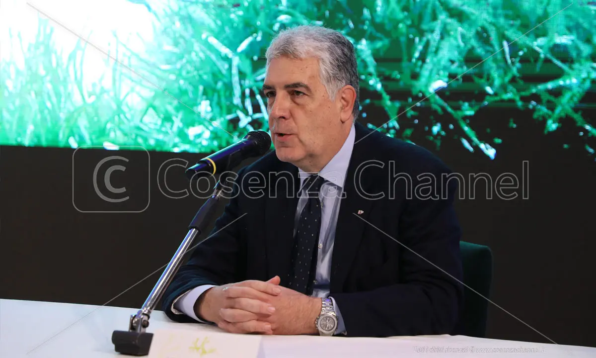 \"Educare per Amare\", Passarino: «L'intesa sottoscritta sarà utile ai ricercatori e agli studenti dell'Unical»