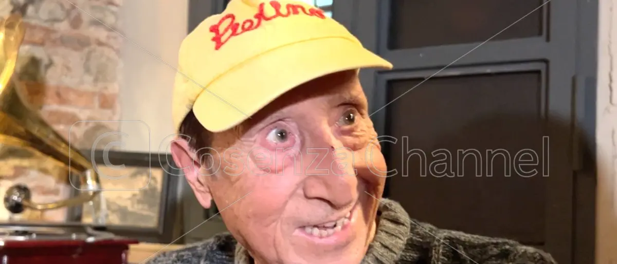 Pierino arriva col \"fischio\" a Corigliano Rossano. La solidarietà di Alvaro Vitali