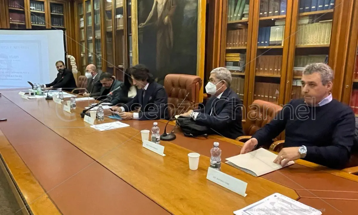 Processo penale telematico, i pro e i contro: ecco il parere degli avvocati e del procuratore Spagnuolo | VIDEO