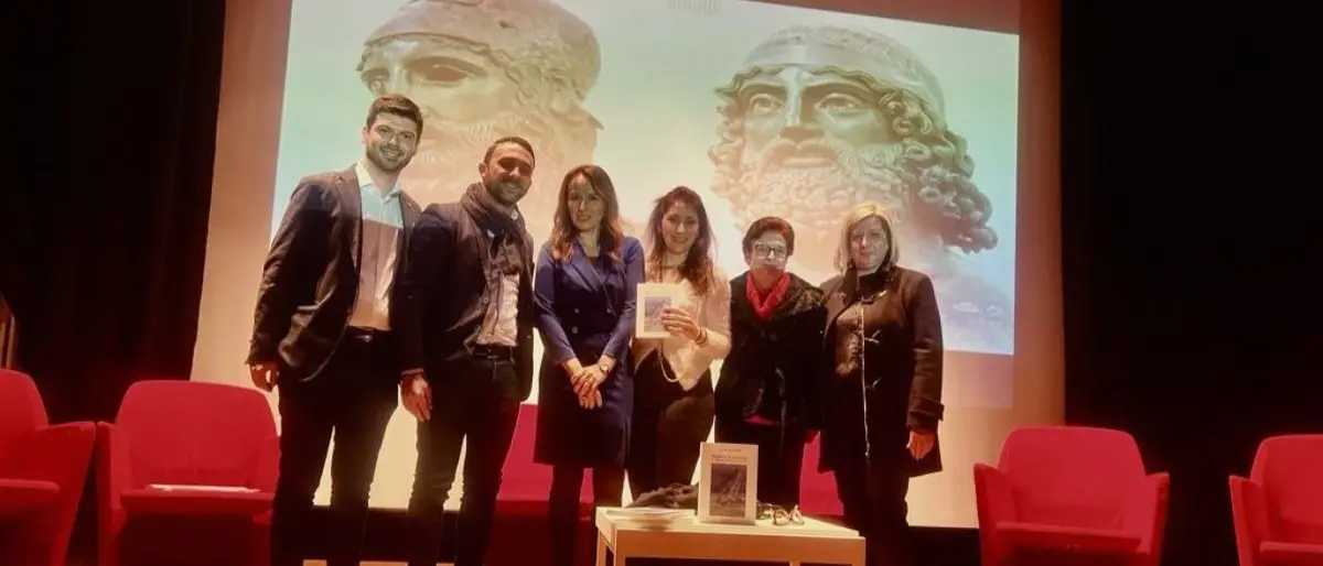 Presentato ad Aiello Calabro il libro sui Bronzi di Riace “Bagliori di eternità”