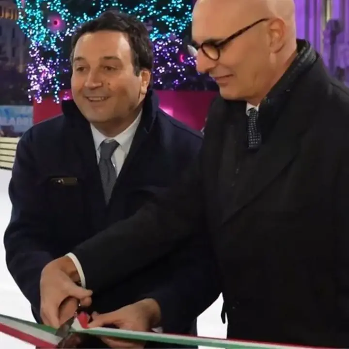 La Regione Calabria investe per il Natale di Milano, i comuni calabresi: «E noi?»