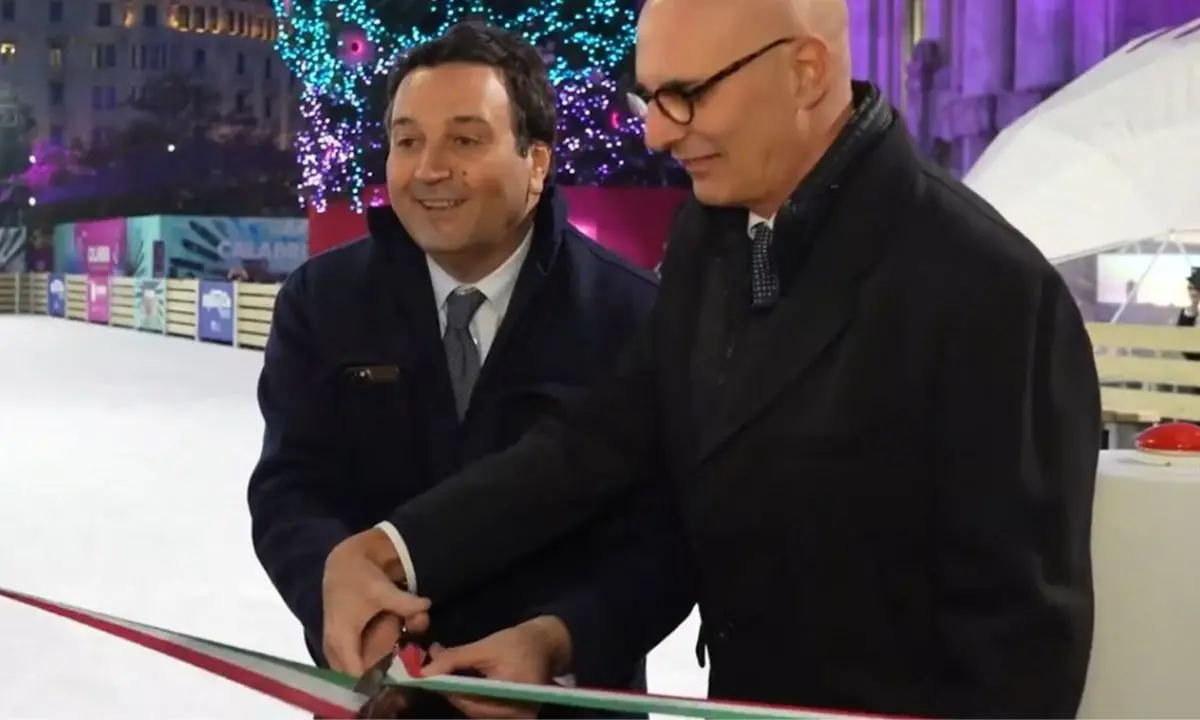 La Regione Calabria investe per il Natale di Milano, i comuni calabresi: «E noi?»