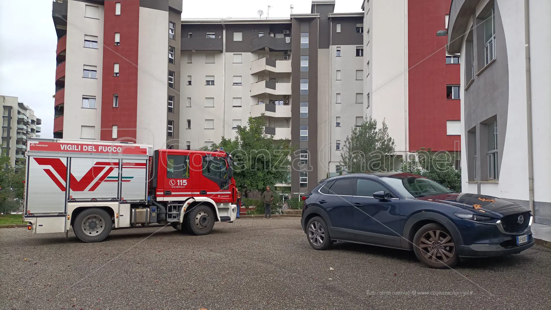 Scuola \"Stancati\", oggi si torna a scuola ma l'odore del gas riporta tutti in strada - LIVE