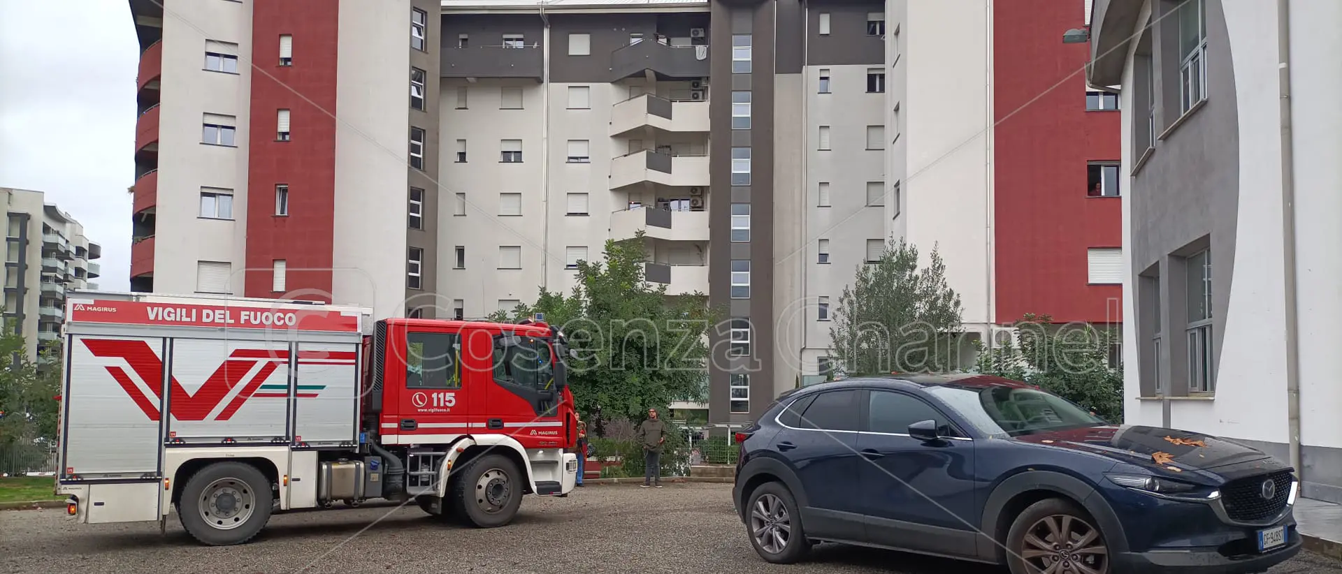 Scuola \"Stancati\", oggi si torna a scuola ma l'odore del gas riporta tutti in strada - LIVE