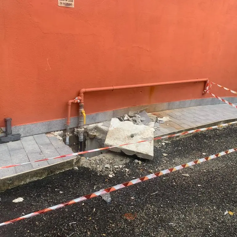 Evacuazione \"Stancati\" di Rende. I Vigili: tutto a norma. Rimossa la carcassa di un gatto | VIDEO
