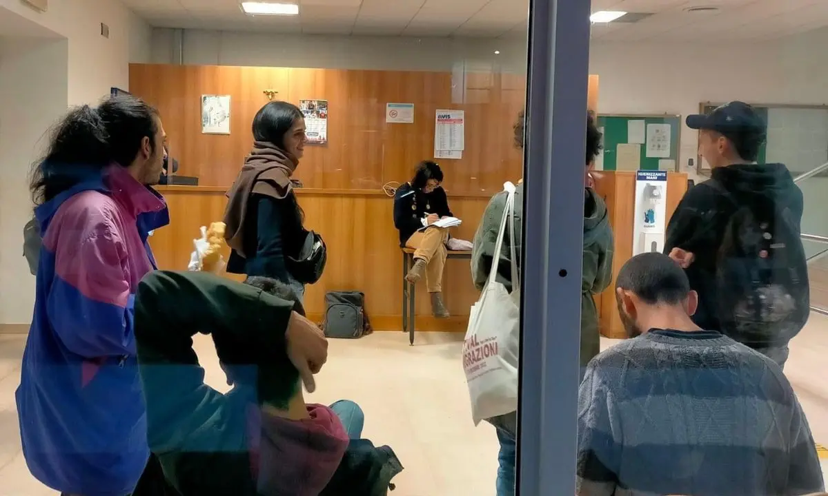 Fem.in. Cosentine in lotta: «Dove sono i due ginecologi per le Ivg?»