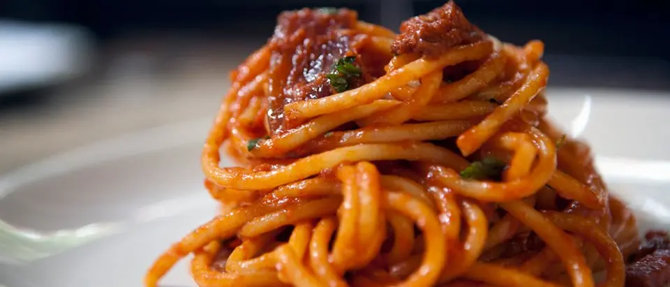 L'APOCALISSE | I giovani chef calabresi a Pizzo organizzano \"l'amatriciana day\"