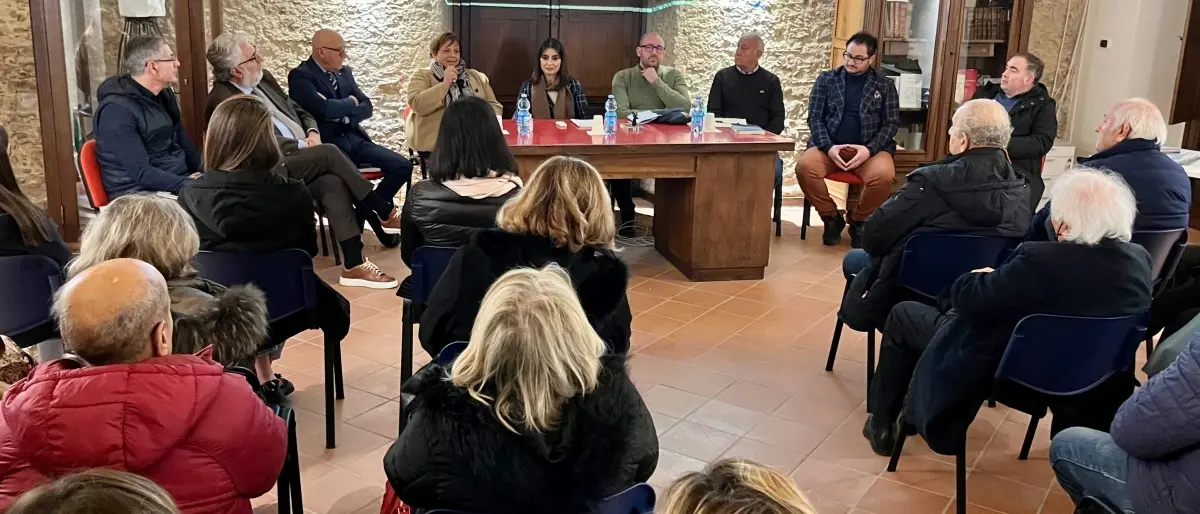 A Spezzano Albanese la cultura unisce il territorio: presentato il libro \"Altomonte e dintorni\" di Nuccio Provenzano