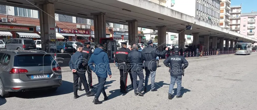 Cosenza, sopralluogo delle forze dell'ordine all'autostazione per la messa in sicurezza