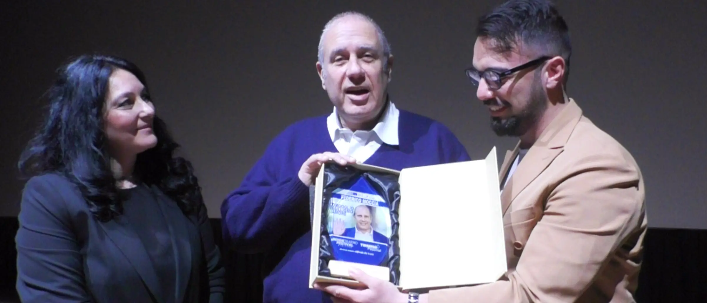 Federico Moccia torna a Rende per parlare gli studenti: «La tenacia ti fa vincere» | VIDEO