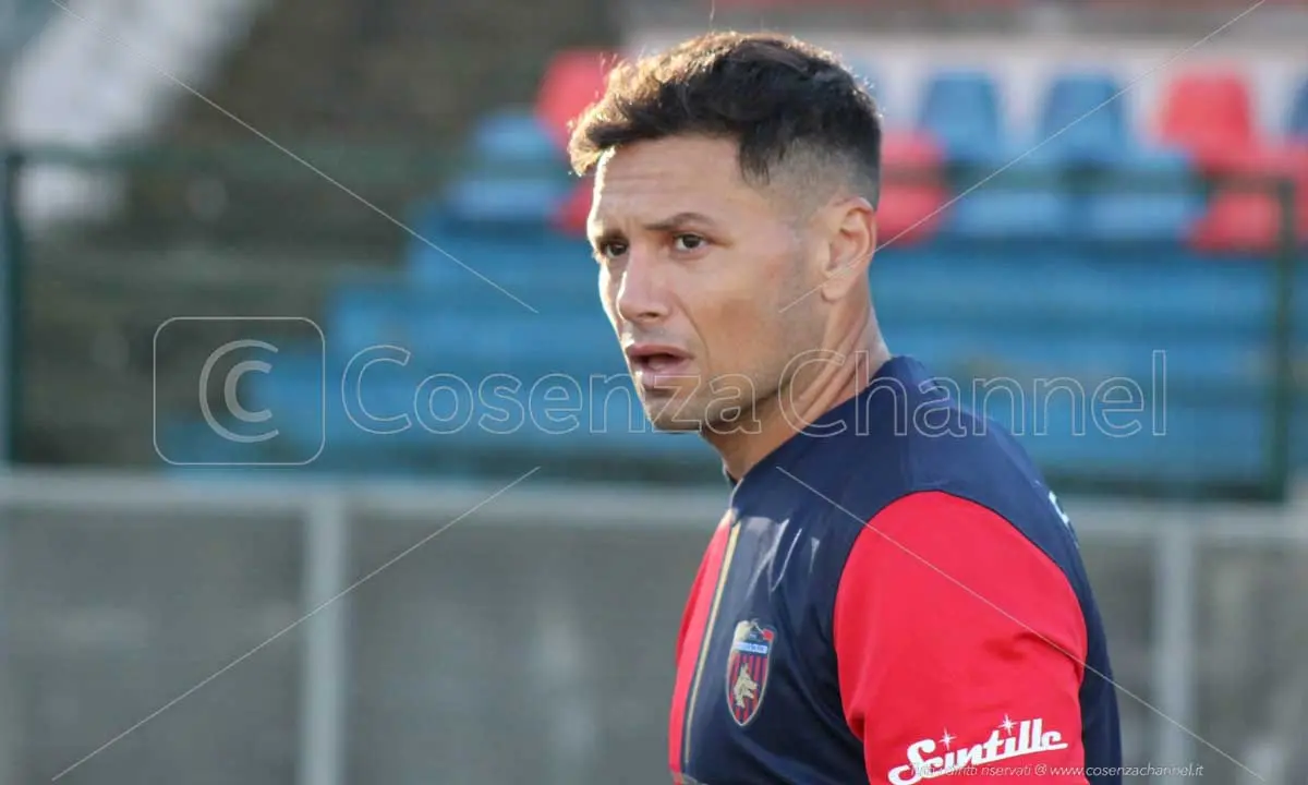 Cosenza, si ritira l'ex Zarate: ma l'argentino dimentica i lupi