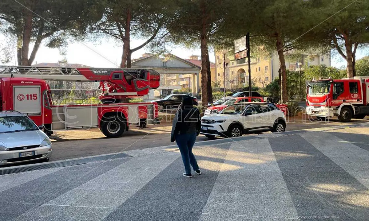 Rende, universitaria chiama i soccorsi ma scompare. Ritrovata dai Vigili del Fuoco