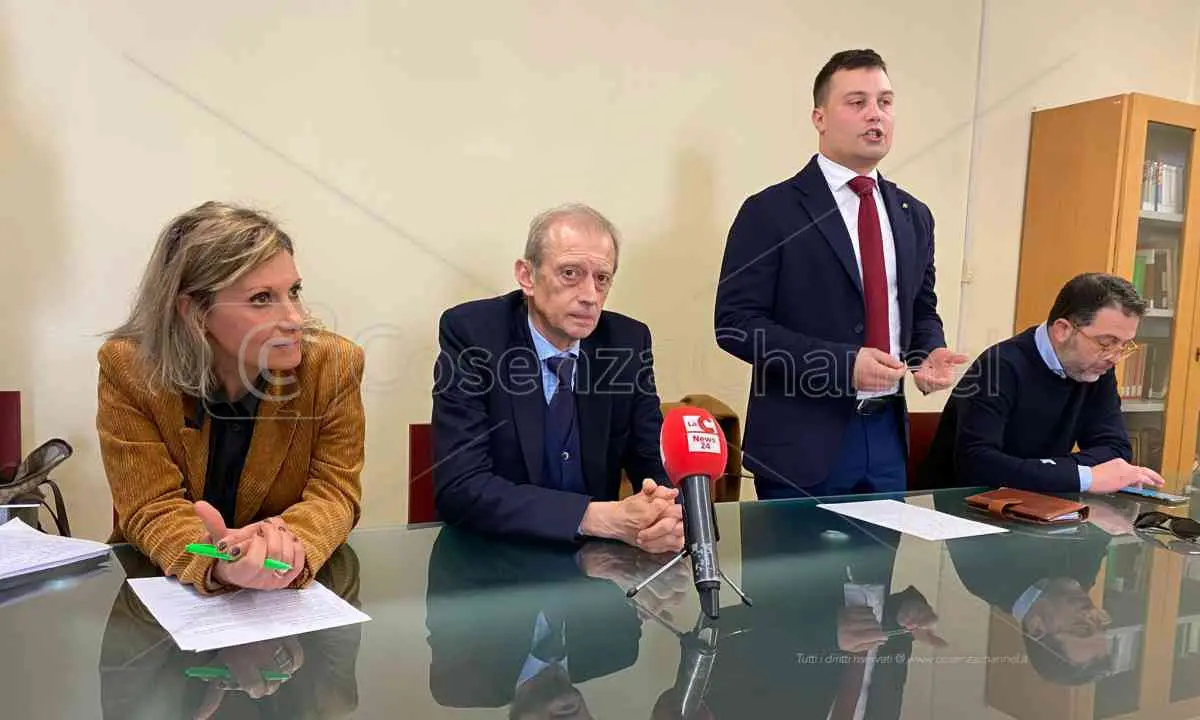Fassino a Rende: «Cerchiamo forze fresche per il Pd, vogliamo aprire un nuovo ciclo»