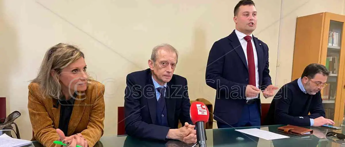 Fassino a Rende: «Cerchiamo forze fresche per il Pd, vogliamo aprire un nuovo ciclo»