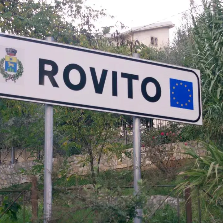 Rovito, protesta per il cambio d'orario del consiglio comunale: scoppia il caso