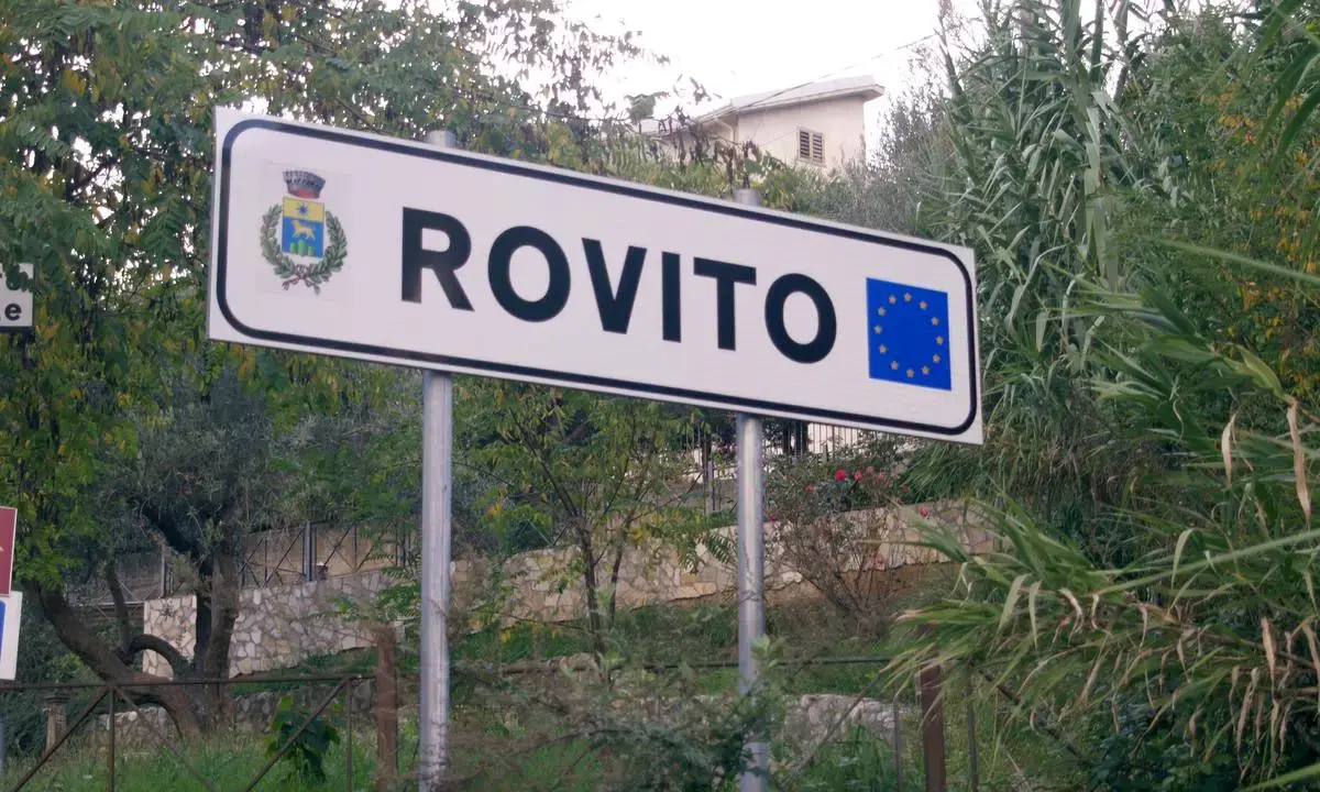 Rovito, protesta per il cambio d'orario del consiglio comunale: scoppia il caso