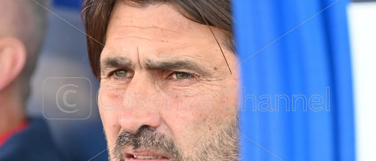 Cosenza, Viali rischia di nuovo l'esonero. Le dichiarazioni post-Como