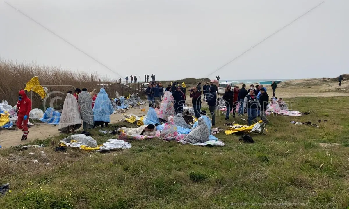Hanno lasciato morire i migranti. Ora qualcuno paghi: le dimissioni non bastano