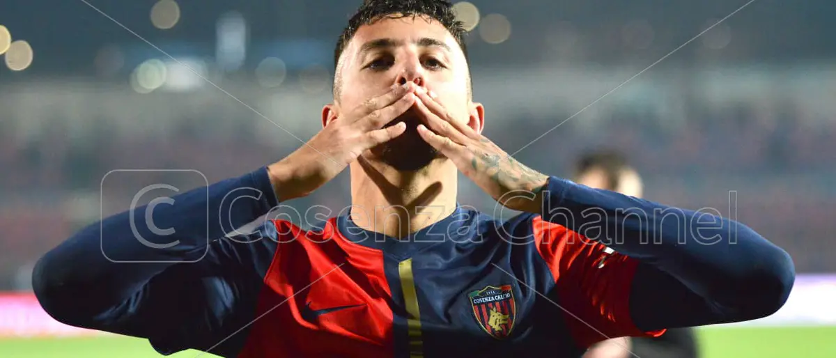 «I giovani guidano il Cosenza all'impresa». La Lega di B celebra Nasti e compagni