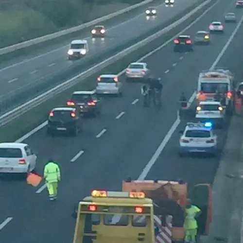 Infarto sull'A3, un uomo perde la vita alle porte di Cosenza. Vano l'intervento dell'elisoccorso