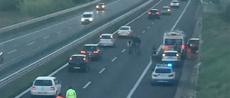 Infarto sull'A3, un uomo perde la vita alle porte di Cosenza. Vano l'intervento dell'elisoccorso