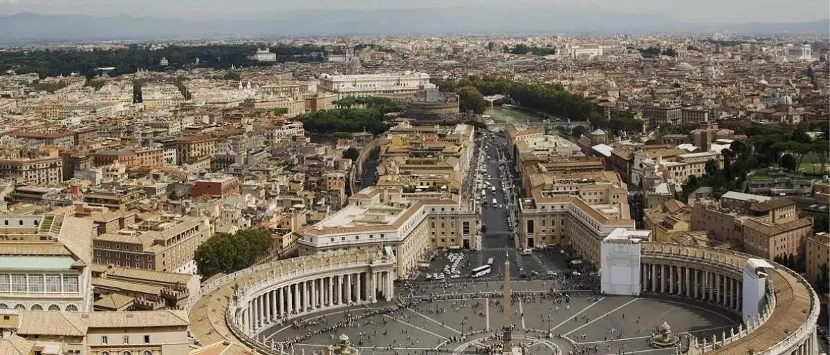 Pontificati più lunghi e più brevi: la lista dei papi che hanno segnato la storia | NOMI