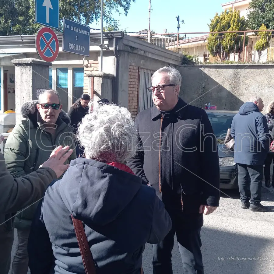 Rogliano, un presidio dei sindaci del Savuto per chiedere la riapertura dell'ospedale | VIDEO