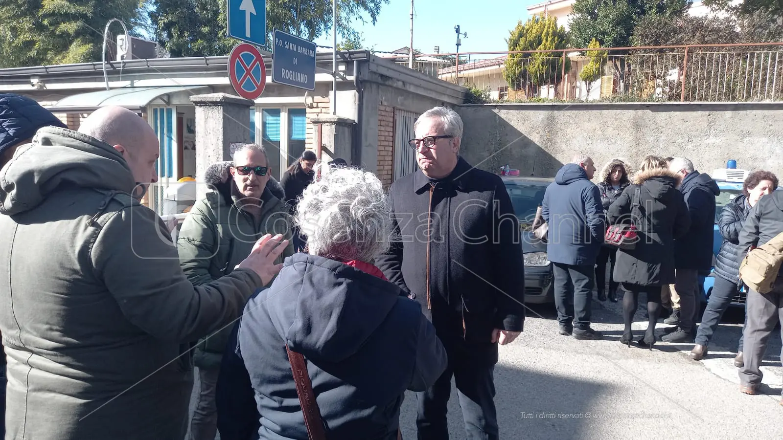 Rogliano, un presidio dei sindaci del Savuto per chiedere la riapertura dell'ospedale | VIDEO