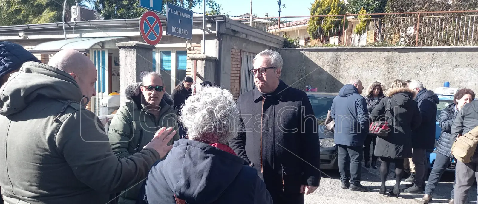 Rogliano, un presidio dei sindaci del Savuto per chiedere la riapertura dell'ospedale | VIDEO
