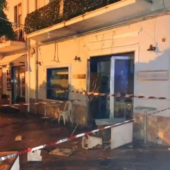Praia a Mare, dopo la bomba: «Liberiamo i cittadini dalla paura»