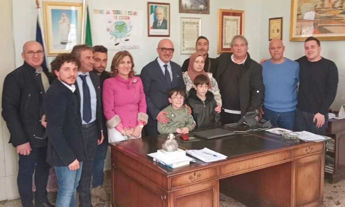 Acri, Capalbo spinge forte sull'accoglienza. Accolte due famiglie di migranti
