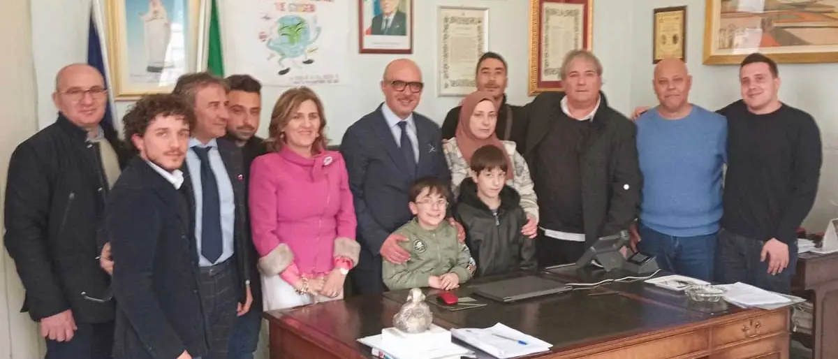 Acri, Capalbo spinge forte sull'accoglienza. Accolte due famiglie di migranti