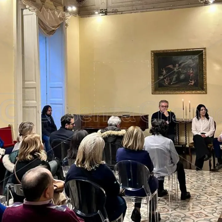 La Calabria che lotta: a Cosenza un dibattito con don Ennio Stamile e l'imprenditrice Antonella Gullà